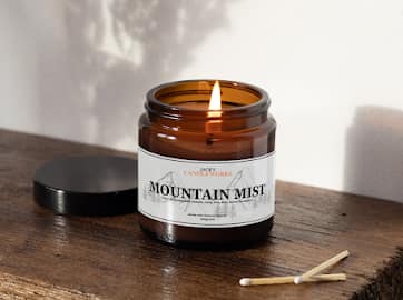 Jack's Candleworks Mountain mist scent amber bottle